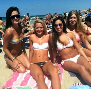 teen girl nude beach