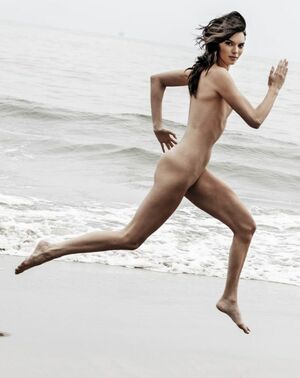 kendall jenner nude on beach